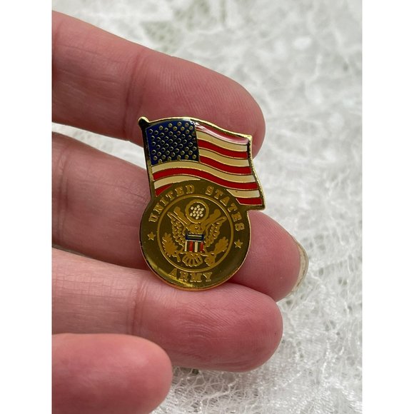 Vintage Resin / Epoxy United States Army Lapel Pin - Picture 3 of 9